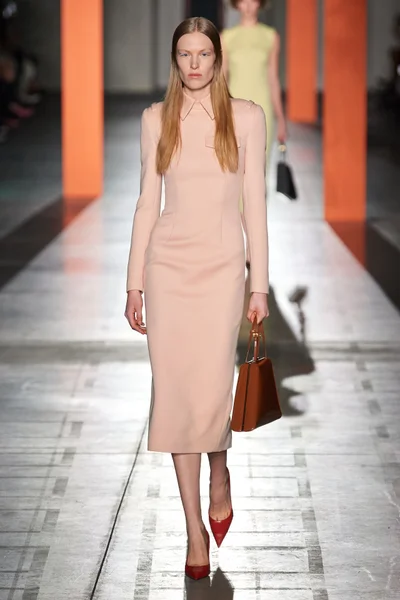 Look 27